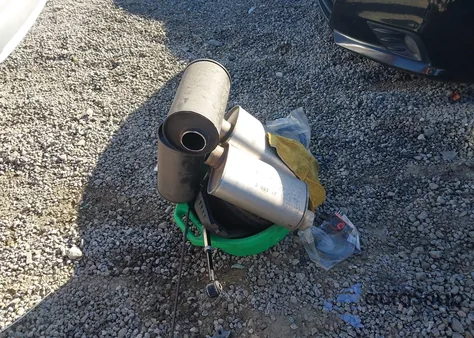 2002 Toyota Avalon Xl z USA, uszkodzony, nr VIN 4T1BF28B32U243642